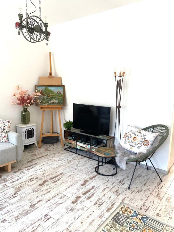 Residence Park Lovely Apartman With Private Parking Kysucke Nove Mesto المظهر الخارجي الصورة