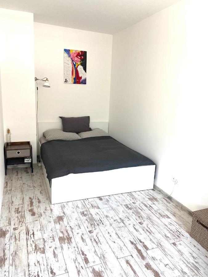 Residence Park Lovely Apartman With Private Parking Kysucke Nove Mesto المظهر الخارجي الصورة